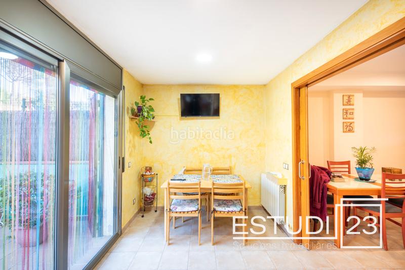 Foto e45beb49-578a-46e4-a2ed-347c674a9969. Casa adosada magnífica casa adosada con gran parking en Palafolls