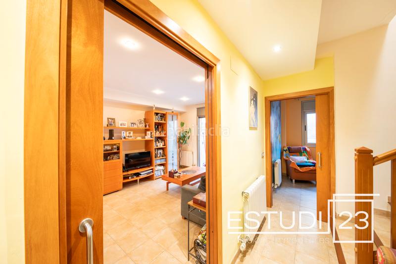 Foto e989f1ef-a3fc-4ad5-8fe2-c897c30d19d0. Casa adosada magnífica casa adosada con gran parking en Palafolls