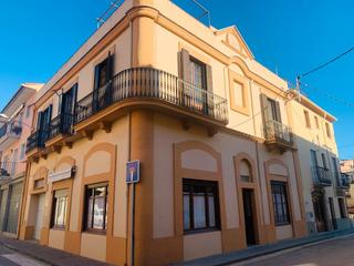 Masia a Carrer del pont 9. Baix empordà, la bisbal, casa