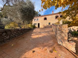 Country house in Plaça major 9. Alt empordà, cistlla, masía.