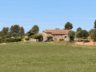 Casale  Carrer president macià. Baix empordà, garrigoles, verges y la tallada d’ empordà, masia.