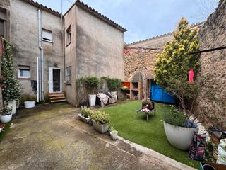 Masia a Plaça carles esteve de rich 28. Baix empordà, jafre, casa