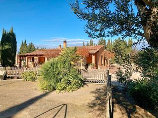 Casa a Plaça llarga 5. Baix empordà, forallac, casa