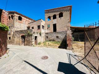 Casa a Carrer bous 10. Baix empordà, ullastret, casa de piedra.