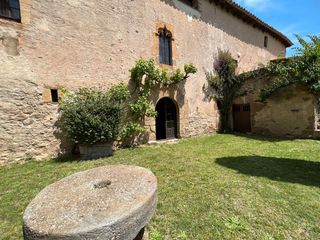 Masía en Barri cuells. Baix empordà, foixà, masia