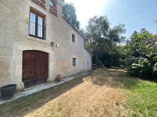 Masia a Brunyola. Brunyola - cerca de la ermita de serrallonga