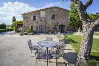 Casa a Carrer fora muralla-pubol 9. Baix empordà, la pera, masia.