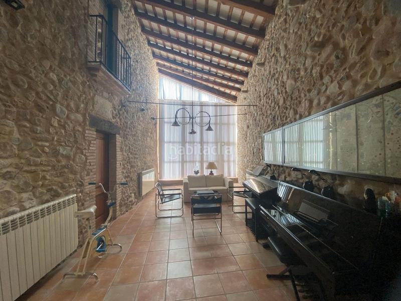Foto cf4c667b-6ccc-4122-b96d-6659ca646a56. Casa a carrer ample 30 a Bordils