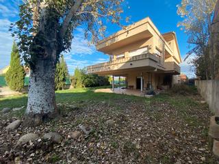 Casa a Plaça del senyor 4. Baix empordà, serra de daró, casa.