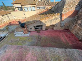 Masia a Carrer mossèn trayter 1. Alt empordà, ventalló, casa de pueblo.