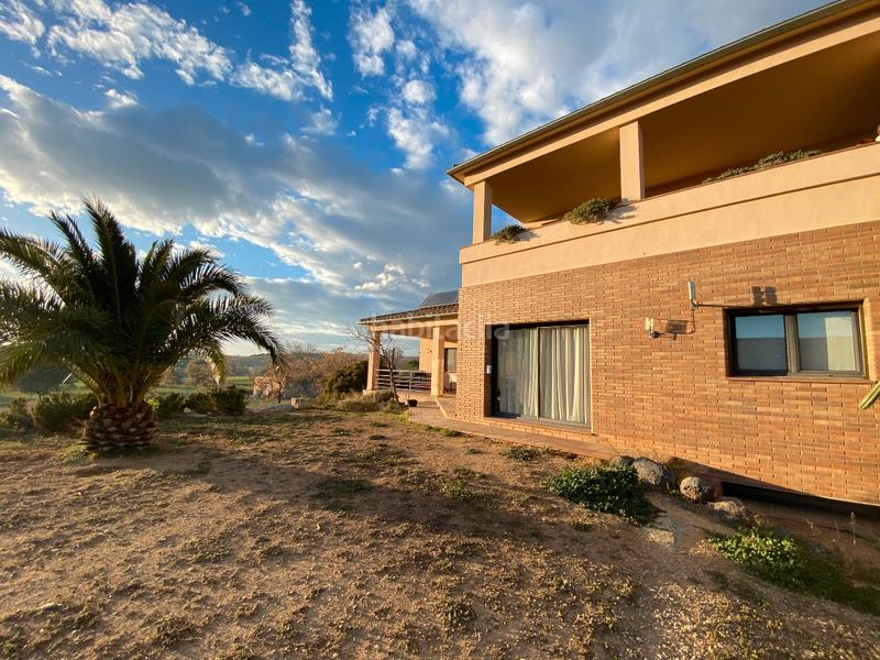 Foto ace152ac-890a-4446-8a38-27ba4035814a. Casa a carrer gran 25 a Garrigàs