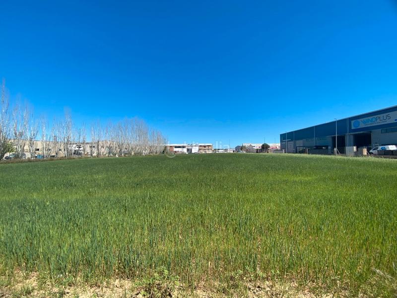 Foto 843f45d3-9351-467c-9d5f-87cc1a09f0ca. Solar industrial a carrer acacies 8 a Forallac