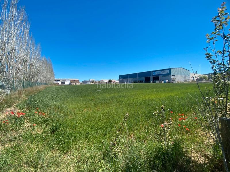 Foto 917e2e53-a2ab-4abd-a4f6-f86c4b655bb0. Solar industrial a carrer acacies 8 a Forallac