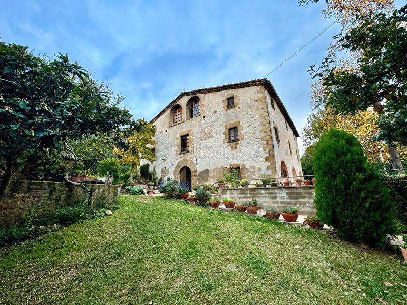 Foto eb6c8229-bc78-4bde-9b79-d16e8c38700c. Masía en carrer bellveí 13 la selva, angles, masia. en Anglès