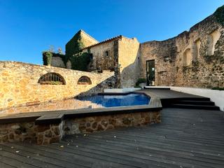 Casa a Sant Jordi Desvalls. Masia en las afueras del baix emporda