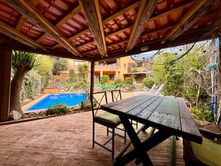 Maison  Carrer de pere calders. Baix empordà, begur, casa a cuatro vientos.