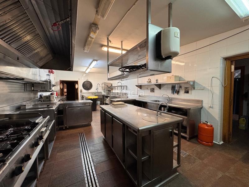 Foto 9ccf81a0-bc0f-43fb-9ffb-b1bd6c261ad9. Bauernhof mit kamin heizung parking pool in Peralada