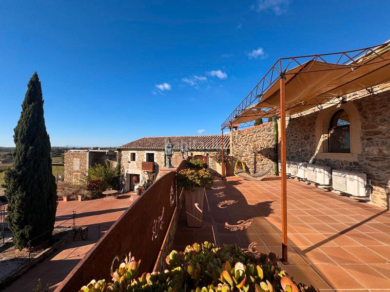 Foto b4bec323-1b51-4482-8ab0-c8dd5fdfc703. Bauernhof mit kamin heizung parking pool in Peralada