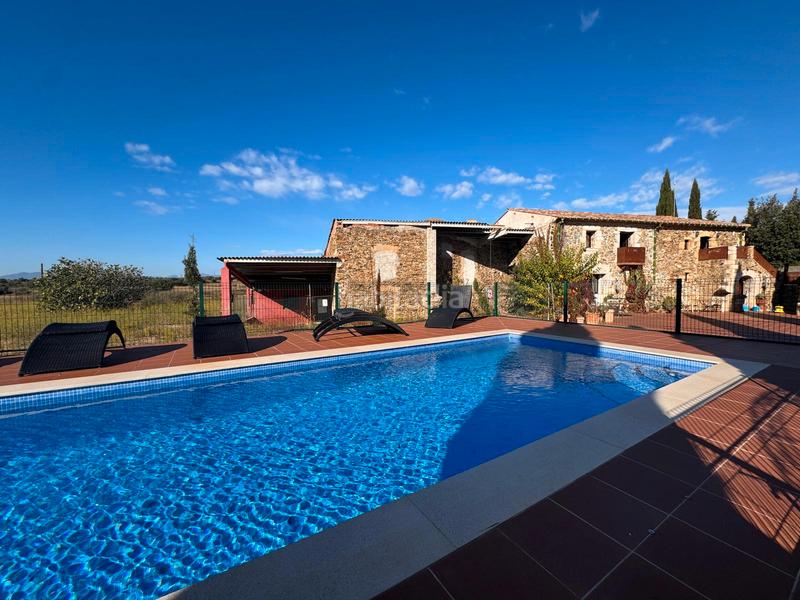 Foto e8968b56-3907-4085-af0e-ef3d43a6305d. Bauernhof mit kamin heizung parking pool in Peralada