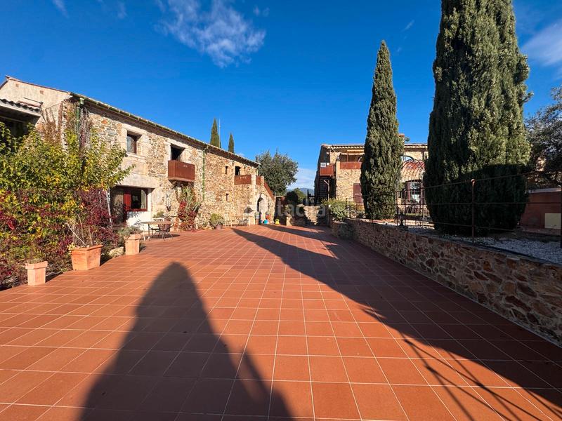 Foto fed5fa1f-59bf-475f-9c48-07ec8bf50968. Bauernhof mit kamin heizung parking pool in Peralada