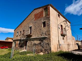 Masia a Carrer nou 5. Alt empordà, vilanova de la muga, masía