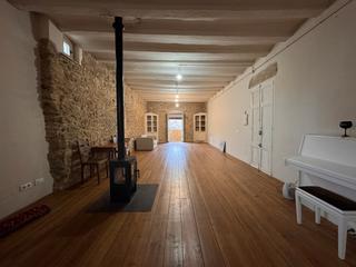 Piso  Avinguda josep irla. Baix empordà, la bisbal de empordà, estudio de estilo rústico.