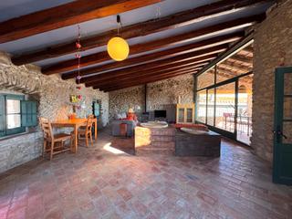 Casa  Carrer unió. Baix empordà, ultramort, casa de pueblo