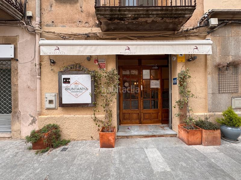 Foto 35115210-fa24-40ab-a591-36d58c66c3c9. Traspàs local comercial a carrer ample 19 a Bisbal d´Empordà (La)