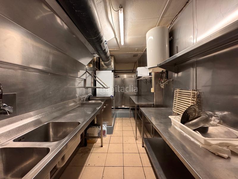 Foto 640fb34a-b0e9-4775-b94d-a9fe2cb6318f. Traspàs local comercial a carrer ample 19 a Bisbal d´Empordà (La)