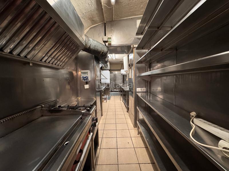 Foto c9edae74-95b5-477d-a0d4-0ef70be3f404. Traspàs local comercial a carrer ample 19 a Bisbal d´Empordà (La)