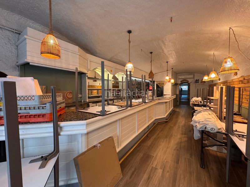 Foto ebaeff35-618e-41ea-9fc1-038ff3900a54. Traspàs local comercial a carrer ample 19 a Bisbal d´Empordà (La)