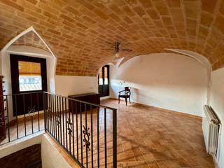 Xalet a Carrer dels arcs 16. Baix empordà, monells, casa de pueblo de piedra