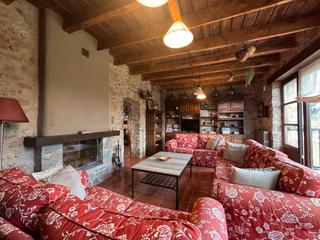 Masia  Carrer rubens. Ripollès, afueras ripoll, masías