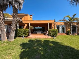 Maison  Passatge riera bell-lloc. Baix empordà, afueras palamós, casa.