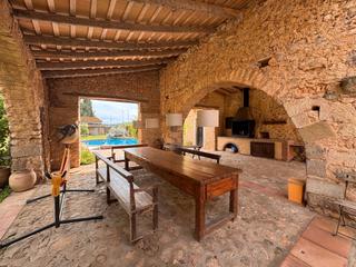 Masía  Carrer de la creu. Alt empordà, viladamat, masia