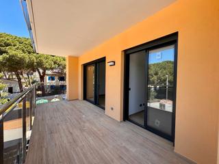 Pis a Avenida mediterranea 22. .baix empord, pals, piso