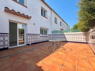 Casa  Passatge sant briu-73. .alt empordà, l’escala, casa