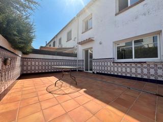 Maison  Passatge sant briu-73. .alt empordà, l’escala, casa