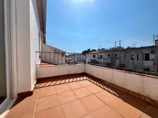 Casa  Passatge sant briu-73. .alt empordà, l’escala, casa