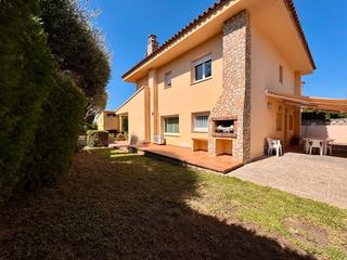 Casa  Carrer de ramon muntaner. .baix empordà, torroella de montgrí, casa unifamiliar a cuatro v