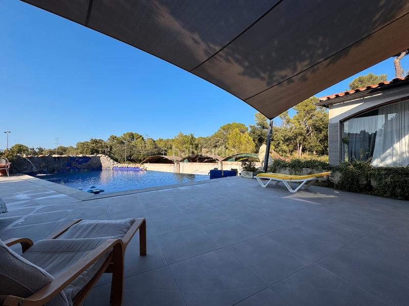 Foto a3cf29e5-13e9-494d-a70d-64834567faa7. Casa con camino riscaldamento parcheggio piscina in Pals