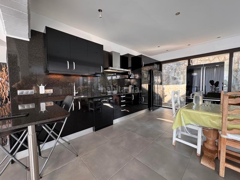 Foto bb11876b-2bda-42e1-bf80-4757fe7366f7. Casa con camino riscaldamento parcheggio piscina in Pals