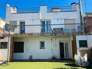 Casa  Carrer de sant cugat. .fornells de la selva, casa unifamiliar entremedieros