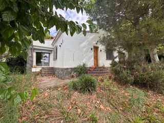 House  C-66. Baix empordà, aforas corçà, casa de planta baja con jardín