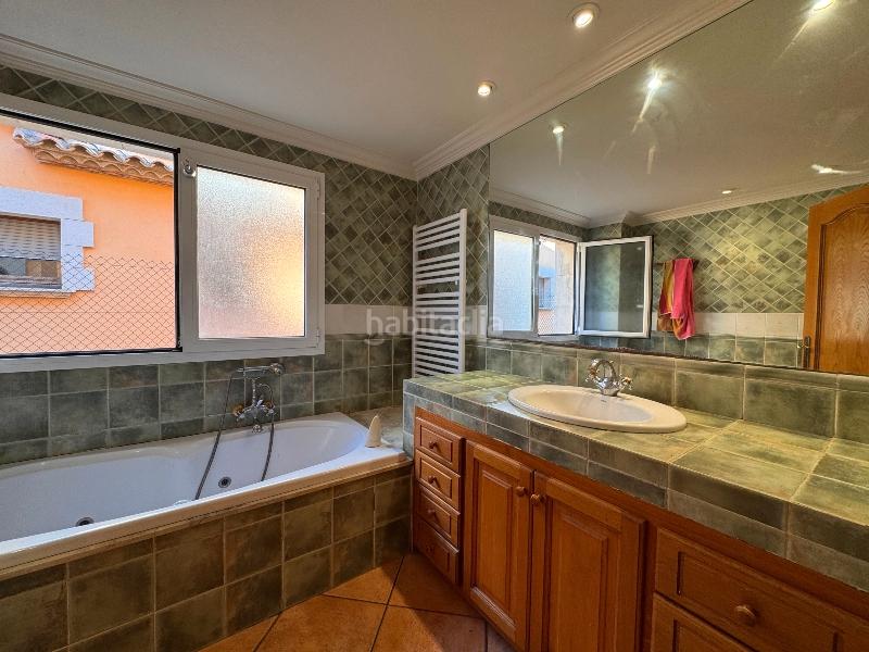 Foto 16054ed8-5f0e-4757-99a1-f5218a882bac. Casa amb calefacció aparcament a Mont-ras