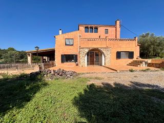 Masia  Giv-6701. Baix empordà, zona cruzas-monells, masia.