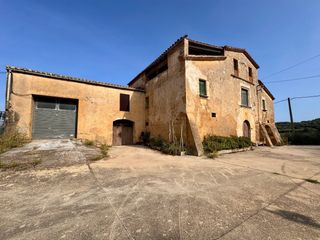 Mas  Barri castell d'empordà. Baix empordà, la bisbal d’empordà, masi