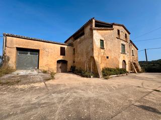 Masía  Barri castell d'empordà. Baix empordà, la bisbal d’empordà, masia