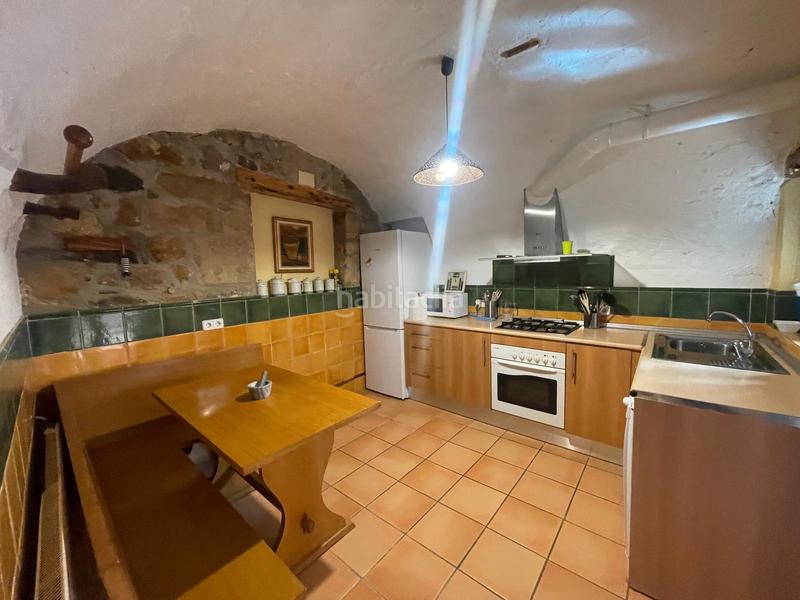 Foto 12eaaf66-9ea0-4581-b26e-14ebb9c71d90. Miete haus mit kamin heizung parking pool in Garrigàs