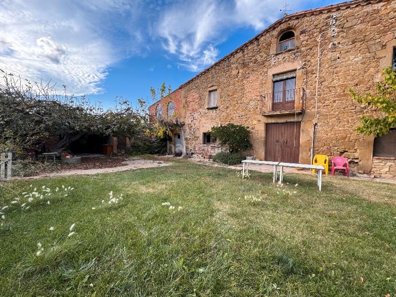 Foto ee237f79-4e24-4ccc-9e94-b8b29a44fa82. Bauernhof in carrer montseny 14 in Corçà